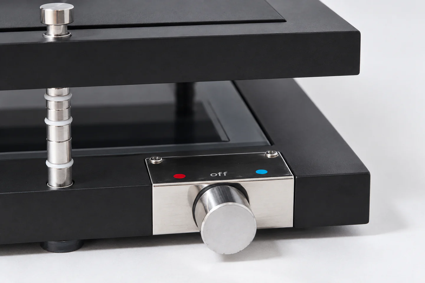 Close-up of the Luminograph A3+ selector control